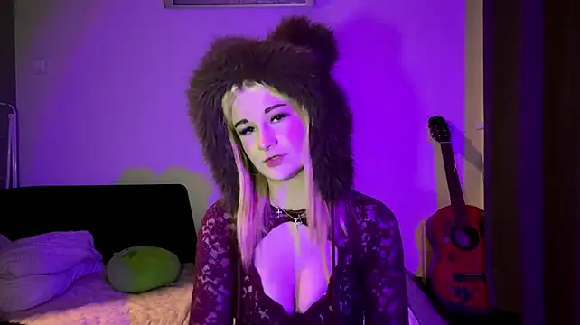 LorineFavaron Webbikameraesitys