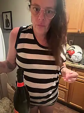 ChubbyBetty15 webcam show
