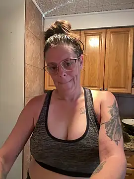 XXX chat uživo modela ChubbyBetty15