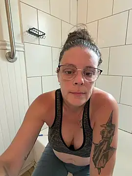 ChubbyBetty15's Webcam Show