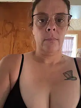 Show modela ChubbyBetty15 na web-kameri