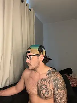 NickatNite_ Show in webcam