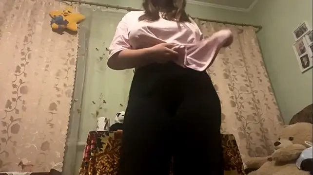 LevandaSara's Webcam Show
