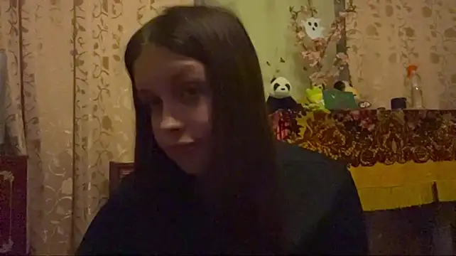 Show modela LevandaSara na web-kameri