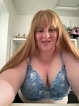 Curvy-GingeXX: онлайн-секс-чат