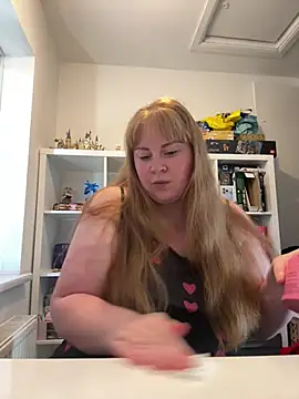 Curvy-GingeXX's Webcam Show