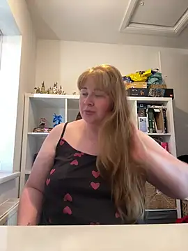 Curvy-GingeXX's Webcam Show