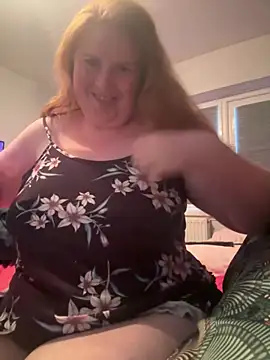 Curvy-GingeXX Webcam-Show
