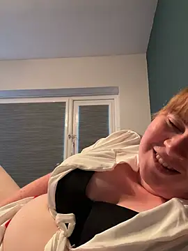 Curvy-GingeXX – Naživo XXX chat