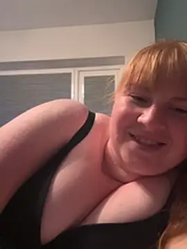 Curvy-GingeXX Webcam-Show