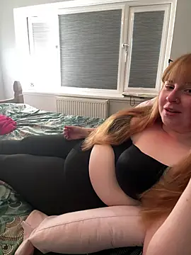 Curvy-GingeXX Chat XXX in diretta
