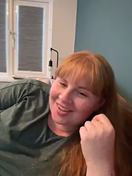 Curvy-GingeXX's Live XXX Chat