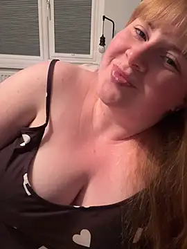 Curvy-GingeXX Live XXX-chat