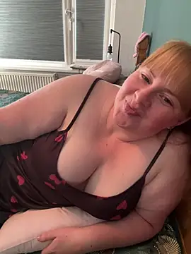 Czat XXX na żywo – Curvy-GingeXX