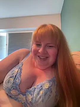 Curvy-GingeXX's Webcam Show