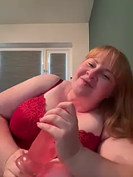 Curvy-GingeXX Show in webcam