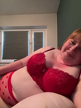 Curvy-GingeXX's Webcam Show
