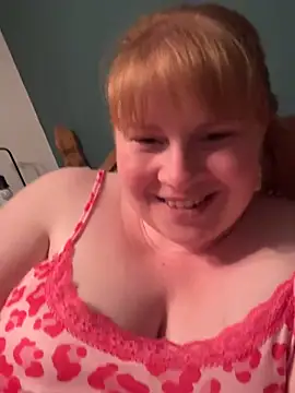 Curvy-GingeXX Chat XXX in diretta