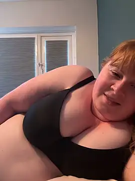 Curvy-GingeXX Show in webcam