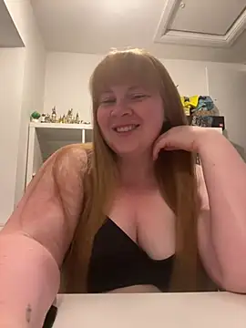 Curvy-GingeXX's Webcam Show
