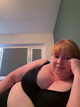 Curvy-GingeXX's Webcam Show