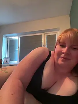 Pokazy przed kamerką – Curvy-GingeXX