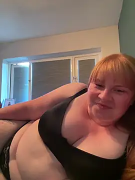 Show de Curvy-GingeXX na webcam