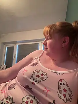 แชท XXX สดของ Curvy-GingeXX