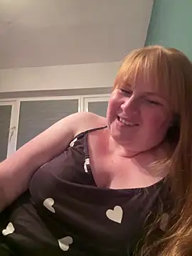 Curvy-GingeXX Webcamshow