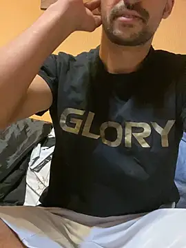 Chrisisnaked webcam show