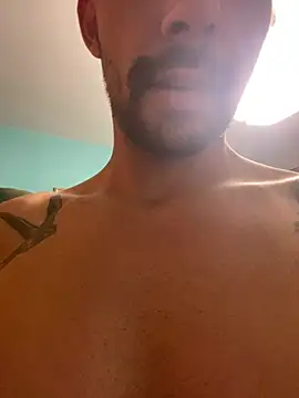 Chrisisnaked Webcam Show