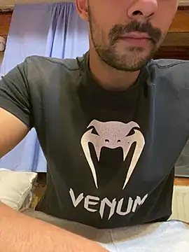 Chrisisnaked Webcam Show