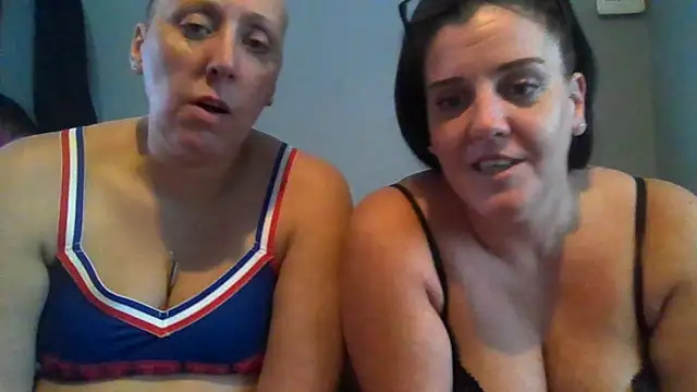 riot_raven Webcam Show