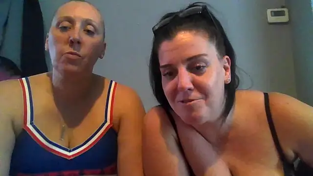 riot_raven webcam show