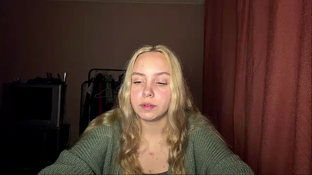 Flaffy_Bombyy: διαδικτυακό σόου στην κάμερα