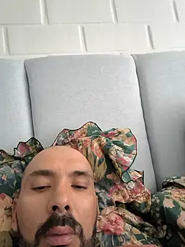 negroalexxx webcam show