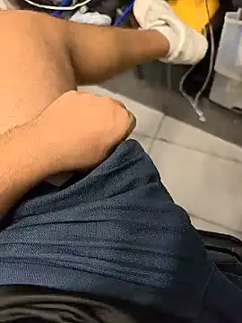 Hichamnayakdz Show in webcam