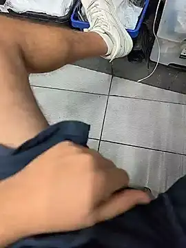 Hichamnayakdzのウェブカメラショー