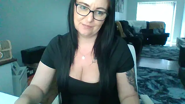 HousewifeAnna Webcam-Show