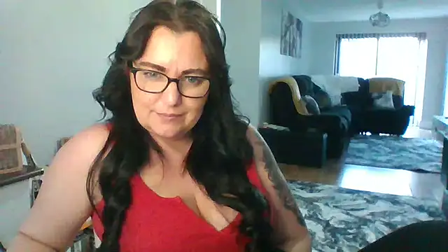HousewifeAnna webcam show