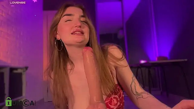RinaAverEdge – webcam-show