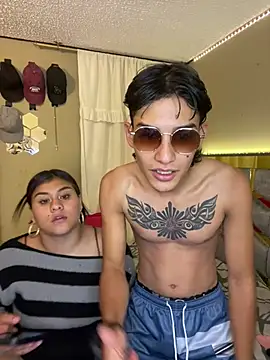 AndrewV07 Show in webcam