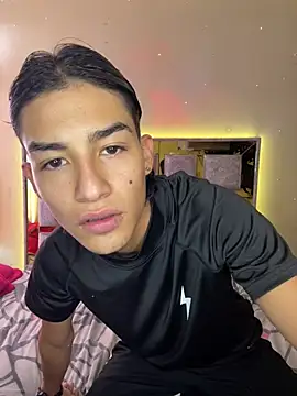 Chat +18 de AndrewV07 ao vivo