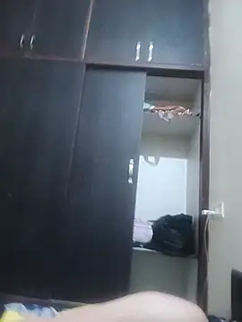 Lusty_trailer Adlı Modelin Web Kamerası Şovu