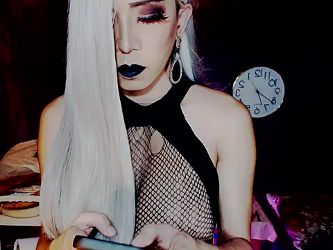 MistressPaola Show Webcam