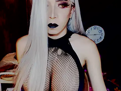 Show modela MistressPaola na web-kameri
