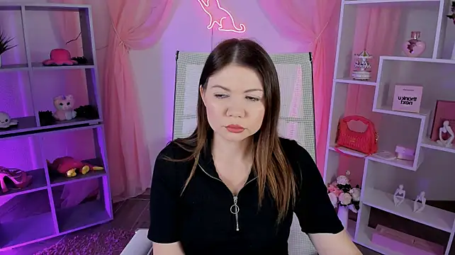 ElaraWynne webcam show