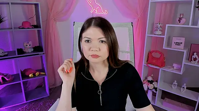 ElaraWynne Webcam-Show