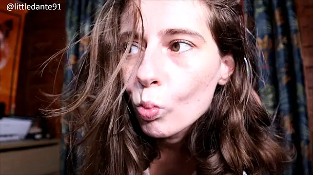 LittleMe97 XXX чат на живо