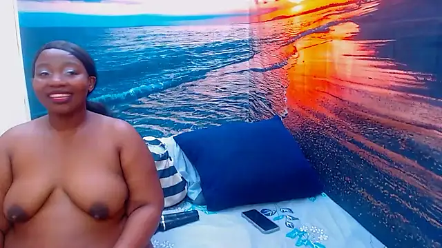 JUICYASSxx28 webcam show